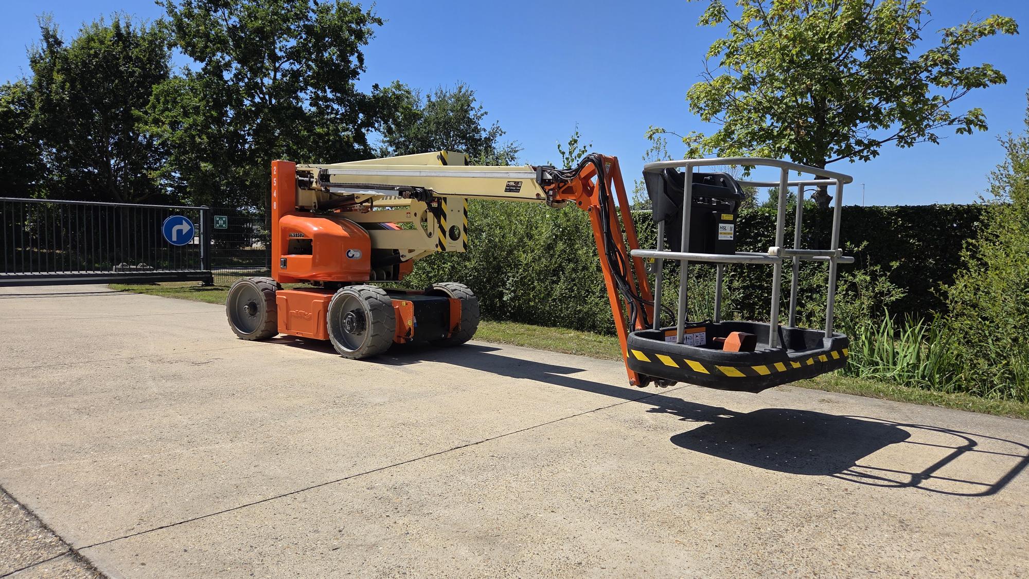 Niftylift (AZ6) – Niftylift HR15NE – 2548